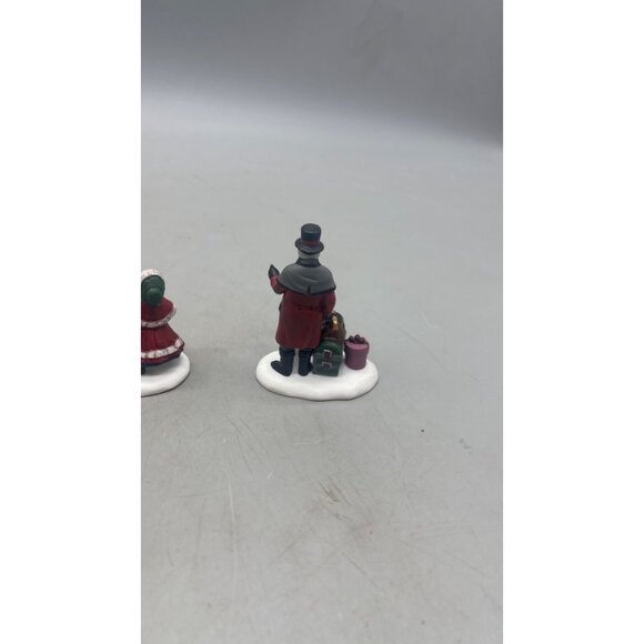 Heritage Village Collection "Vision Of A Christmas Past" Figurines pre-owned REA - Picture 11 of 12